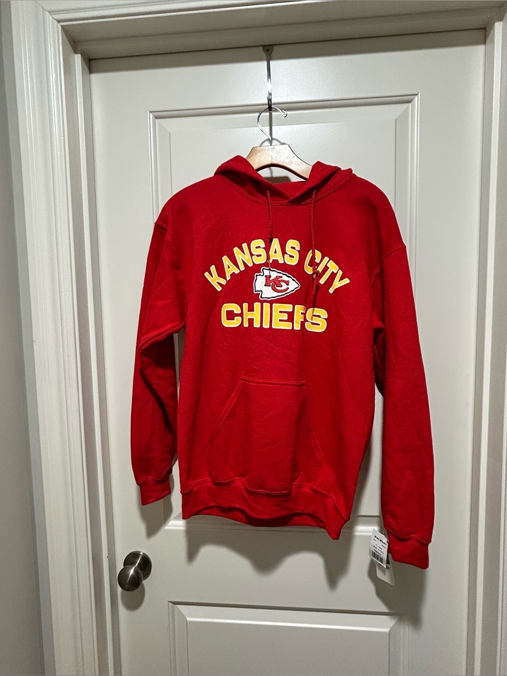 Kansas City Chiefs NFL Team NWT women’s size S Red Hoodie sweatshirt. Very nice